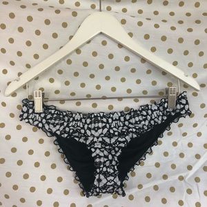 Never been worn Target Ruffle bikini bottoms
